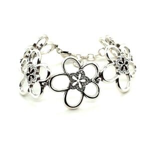 Brighton Silver Tone Crystal Daisy Flower Link Bracelet Heart Charm Clasp